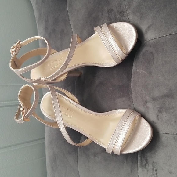 LC Lauren Conrad Light Champagne Rose Pink Dressed Sandals 6M NWOT - Picture 2 of 11